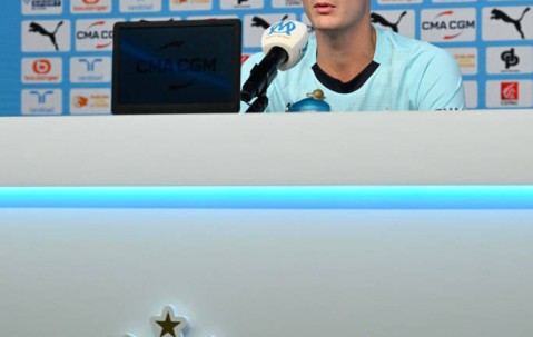 登贝莱荣膺2025金球奖！法甲赛场再现世界最佳风采