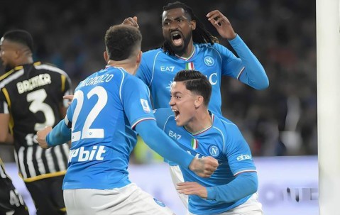 意甲争冠天王山！那不勒斯主场死磕国际米兰，榜首之争谁能领跑？