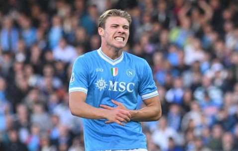 意甲第6轮：22岁曼联弃将霍伊伦助那不勒斯逆转热那亚，登顶积分榜