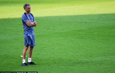 法甲球队巴黎圣日耳曼备战欧洲超级杯</title>
        
    <title>法甲球队巴黎圣日耳曼备战欧洲超级杯