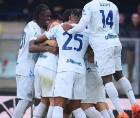 巴萨11连胜领跑西甲！曼城3-1终结黑马，米兰双雄紧追榜首