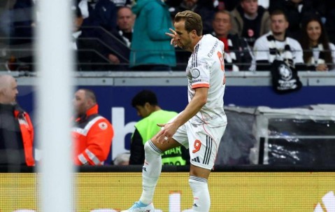 孔帕尼神勇，十连胜创造历史，三十岁凯恩无解，德甲纪录改写。