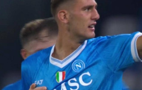 那不勒斯意甲全胜，与AC米兰下轮决战