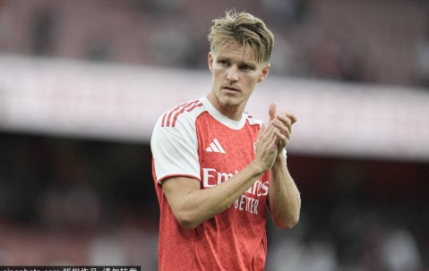 高清：厄德高诺尔高破门 阿森纳热身2-3黄潜</title>
        
    <title>高清：厄德高诺尔高破门 阿森纳热身2-3黄潜