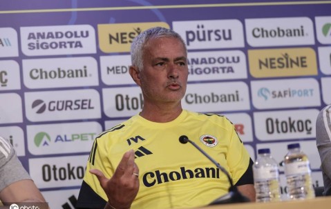 欧冠资格赛第3轮次回合前瞻：穆里尼奥出席费内巴切赛前新闻发布会</title>
        
    <title>欧冠资格赛第3轮次回合前瞻：穆里尼奥出席费内巴切赛前新闻发布会