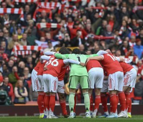 英超回顾：敢接么？以进球数登顶榜首，曼城给枪手下了封最公平最残忍的战书