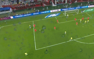 巴西3人超精妙配合！罗德里戈连晃2人，破398天国家队球荒