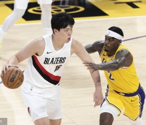美媒：开拓者连签两中锋 杨瀚森位置岌岌可危