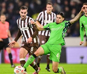 26岁日本球星助门兴4-0横扫圣保利，赢得德甲首胜