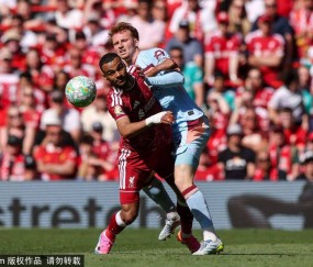 英超第38轮：利物浦1-1布伦特福德 萨拉赫、罗伯逊结束9年红军生涯