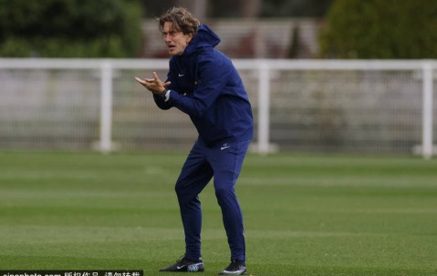 英超球队热刺备战欧冠比赛</title>
        
    <title>英超球队热刺备战欧冠比赛