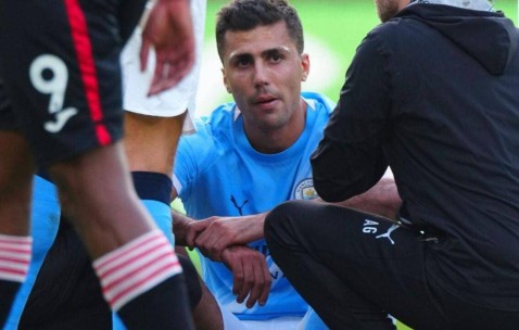 曼城金球先生又伤了！仅踢20分钟被换下 彻底沦为玻璃人