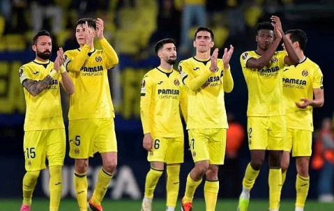 西甲！3-2爆冷！亚当斯制胜球，塞维利亚让2追3大逆转黄潜！
