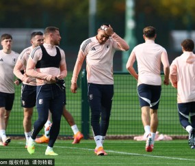 英超球队阿斯顿维拉训练备战欧联杯