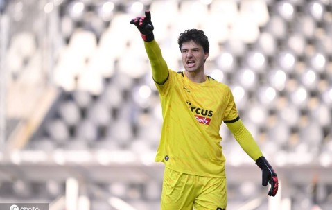 比利时门将拉芒加盟曼联</title>
        
    <title>比利时门将拉芒加盟曼联