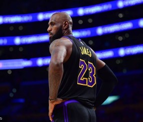 NBA夏窗前瞻：老詹要去勇士了？小卡浓眉入局