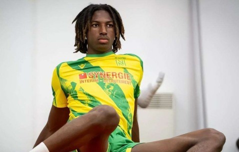 17岁法甲天才中卫横空出世，巴萨对他情有独钟，6大豪强展开疯抢