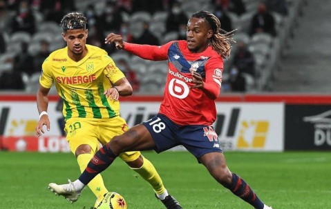 法甲焦点战：里昂主场硬撼斯特拉斯堡，欧战区席位争夺白热化