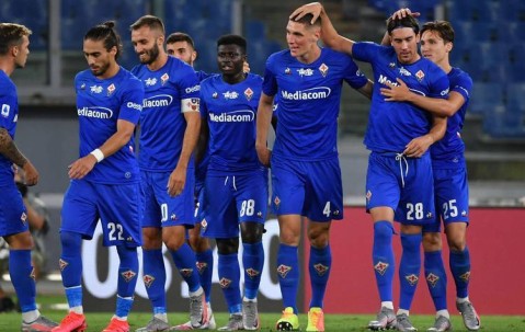 紫百合主场亮剑？意甲对决：佛罗伦萨能否击碎罗马客场不败金身？