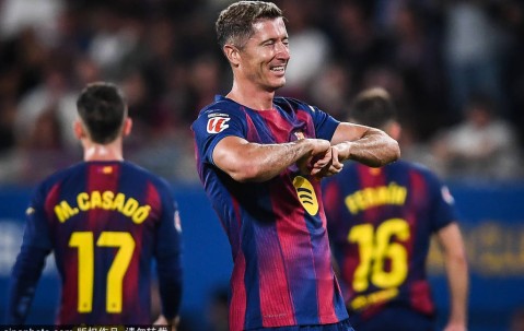 女足欧冠第二轮：巴萨与切尔西的强势表现引发战术讨论