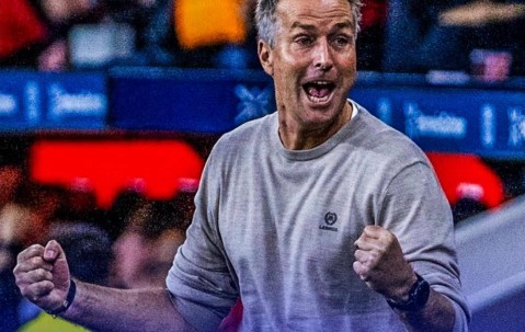 尴尬！滕哈赫执教勒沃库森未果，尤尔曼德率队3胜1平稳坐德甲榜首