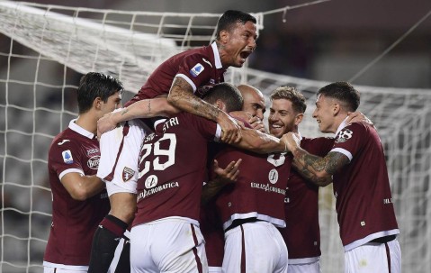 意甲榜首攻坚战！都灵主场迎战那不勒斯：保级队能否阻击联赛领头羊？