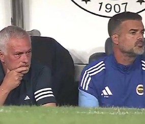 一场5-2逆转！穆帅成功带队晋级欧冠：下轮对战本菲卡，胜利即进小组赛