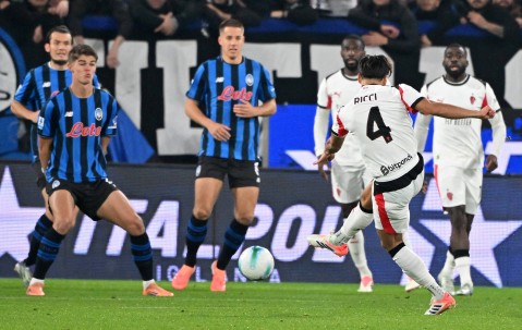 （体育）足球——意甲：亚特兰大平AC米兰