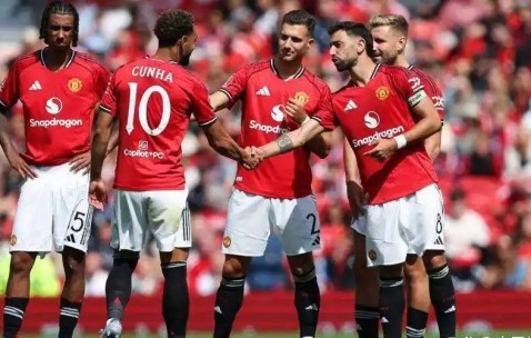 6000万镑豪赌！曼联锁定21岁天才中场，阿莫林最后一招暗藏惊人玄机