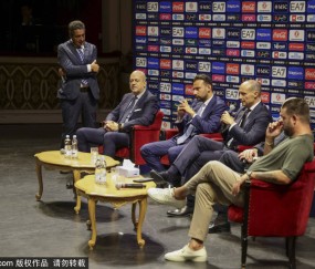 科莫与切尔西谈判查洛巴转会：薪资达成一致，转会费仍存分歧