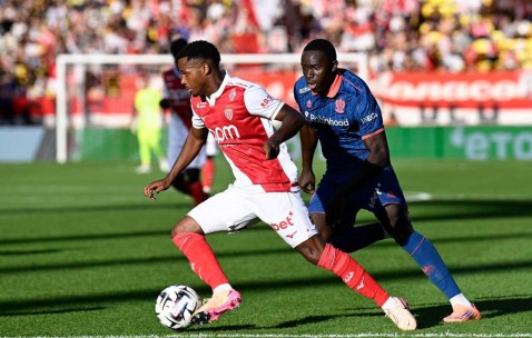 22岁巴萨旧将法蒂在法甲赛场独领风骚，率队2场不败