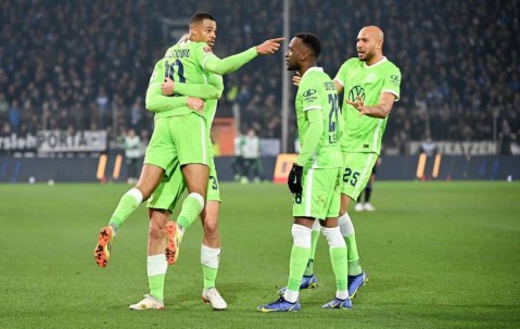 德甲卡位生死战！狼堡 3 主力伤缺死磕斯图加特，欧冠区门票之争谁能抢滩？