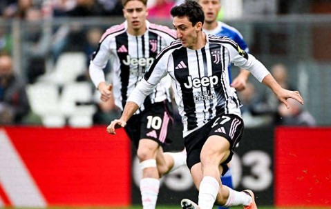 0-2！意甲惊现大冷门：603亿豪门尤文图斯倒下，升班马科莫创历史佳绩