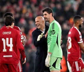 足坛一夜动态！拜仁灭巴黎夺16连胜，疲弱利物浦斩皇马，尤文一胜难求