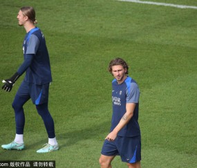 梅西与内马尔再度联手！法甲赛季首战，巴黎圣日耳曼如何撕开里尔防线？