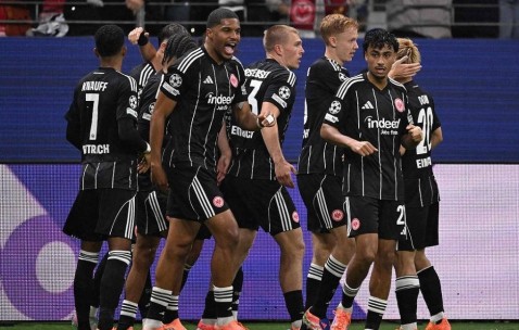 欧冠赛场上的神秘法兰克福：5-1开门红后连续失利，防守成隐患