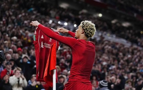 取代萨拉赫！红军新援狂轰6球领跑全队他是利物浦新大腿