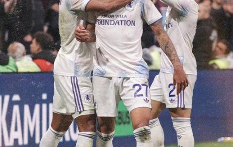 3-0弗赖堡欧联杯封王！维拉破30年冠军荒，英超有望上演欧冠盛景